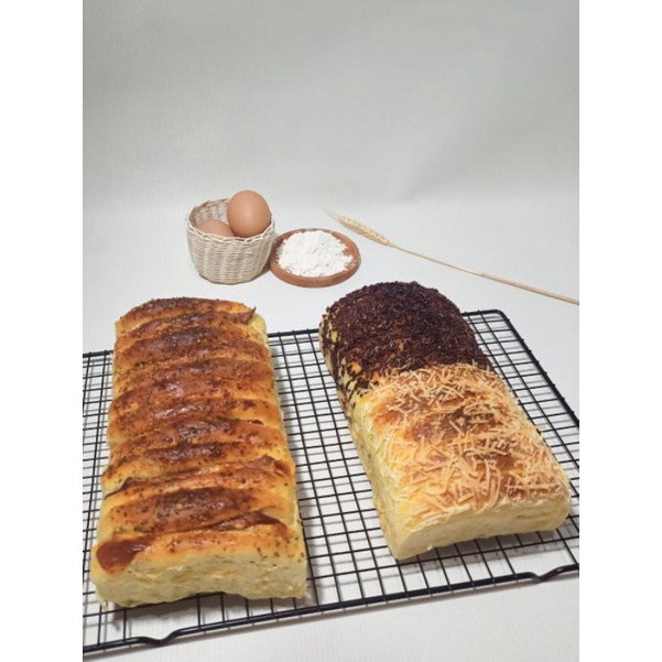 Jual Hampers 2in1 (Roti sisir smoked beef + Roti sisir mix keju meses ...