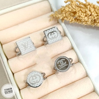 Shop Louis Vuitton 2023 SS Unisex Plain Silver Logo Rings (M0991M M0991L)  by Betty'sroom06