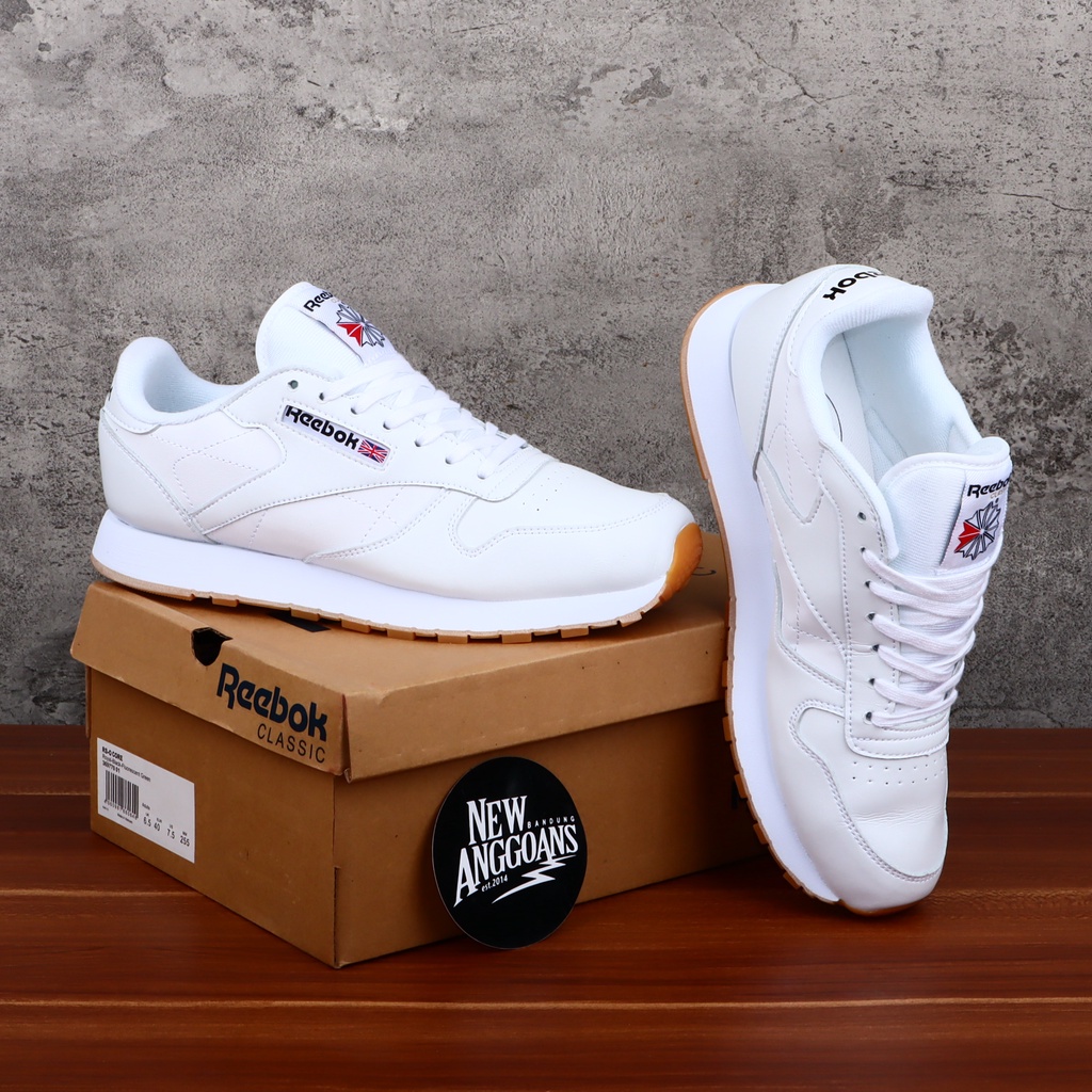 Sepatu store reebok classic