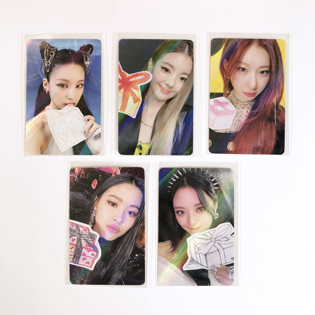 ITZY Crazy in Love Photocards PC POB | Shopee Singapore