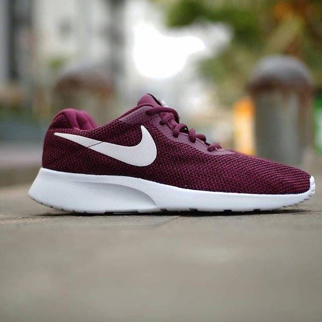 Jual Nike Tanjun Burgundy Shopee Indonesia