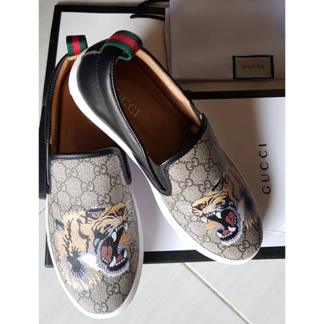 Gucci supreme tiger slip on sale on