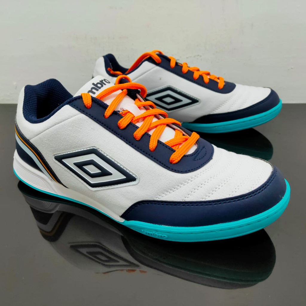 Umbro futsal street outlet v