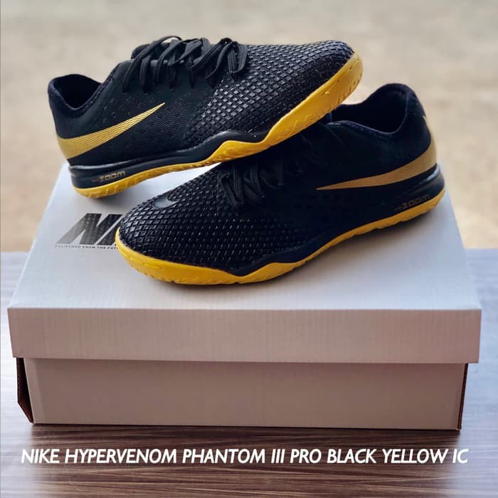 Sepatu futsal clearance nike hypervenom black