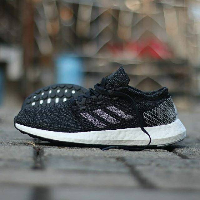 Jual Sepatu Running Sepatu Olahraga Sepatu Adidas Pure Boost GO Black ...