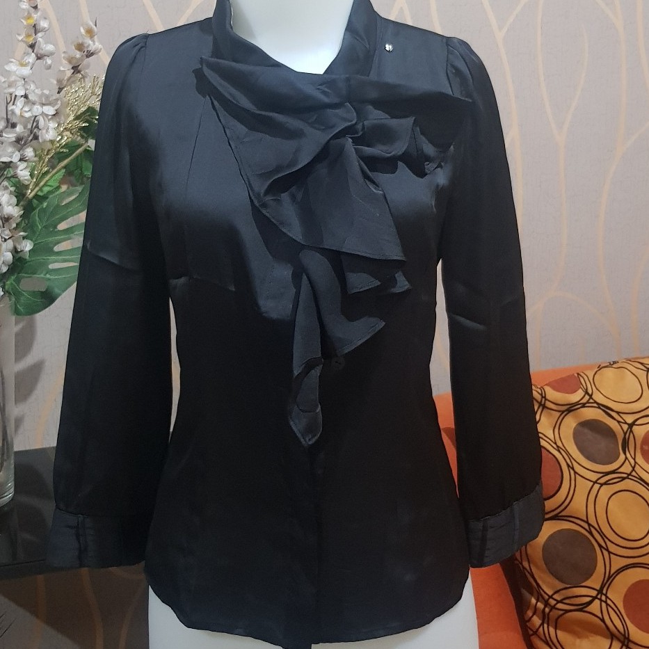 Jual Ruffle Black (Premium Preloved, sudah cuci wangi) | Shopee Indonesia