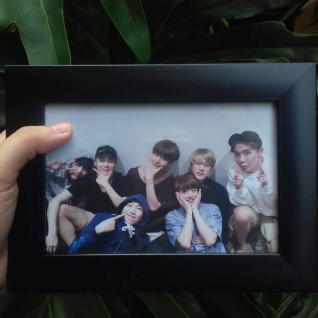 Jual BTS Family Photo + Frame | Shopee Indonesia