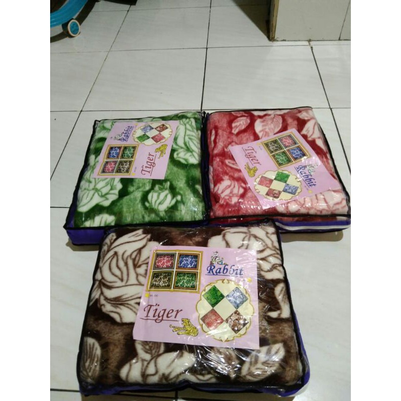 Jual SELIMUT KH RABBIT/SELIMUT HOTEL MOTIF | Shopee Indonesia