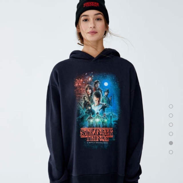 Stranger things hoodie pull and bear sale