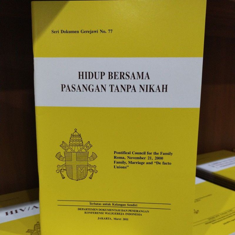 Jual Buku Seri Dokumen Gerejawi Nomor 77 Hidup Bersama Pasangan ...