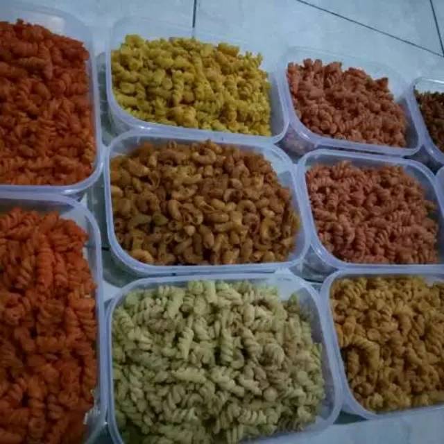 Jual Makaroni Ulir Spiral Gurih Dan Renyah Kemasan Box 200gram Shopee