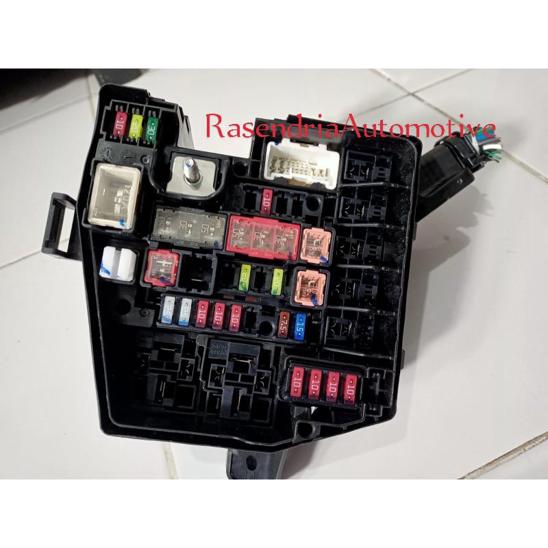 Jual FUSE BOX SEKRING NEW YARIS VIOS | Shopee Indonesia