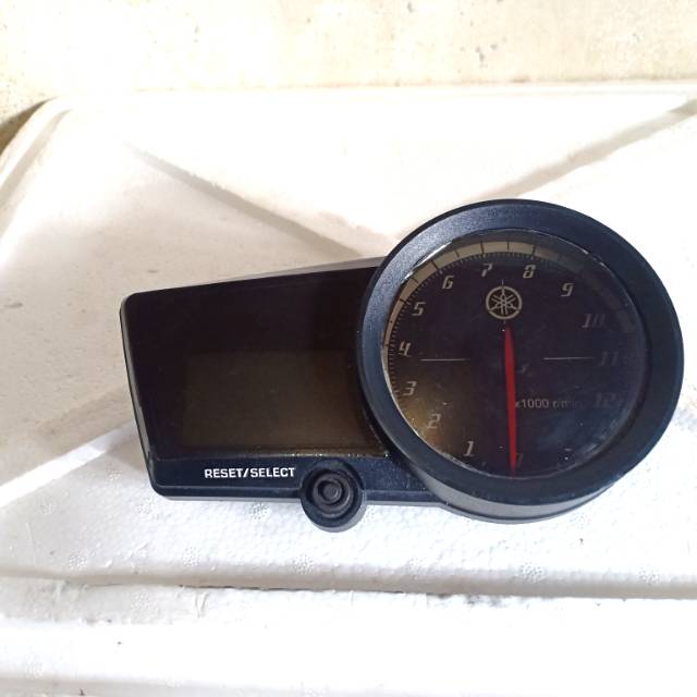Jual SPIDO SPEEDOMETER KILOMETER YAMAHA R15 V2 ORIGINAL | Shopee Indonesia