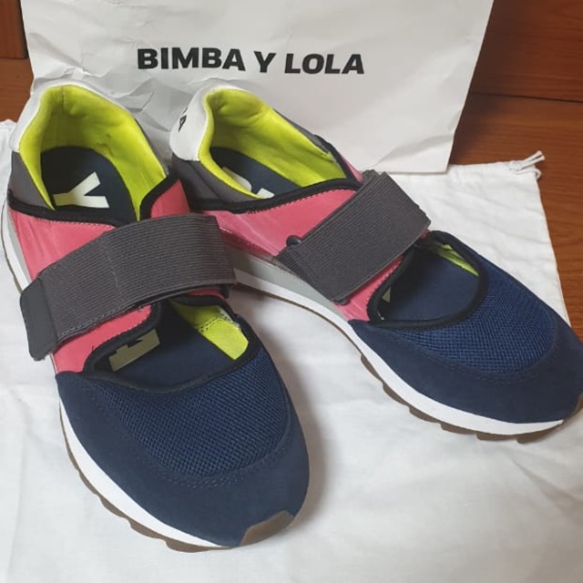 Sepatu Bimba Y Lola