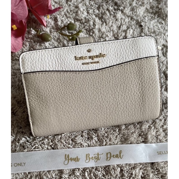Kate Spade Women Bifold Wallet