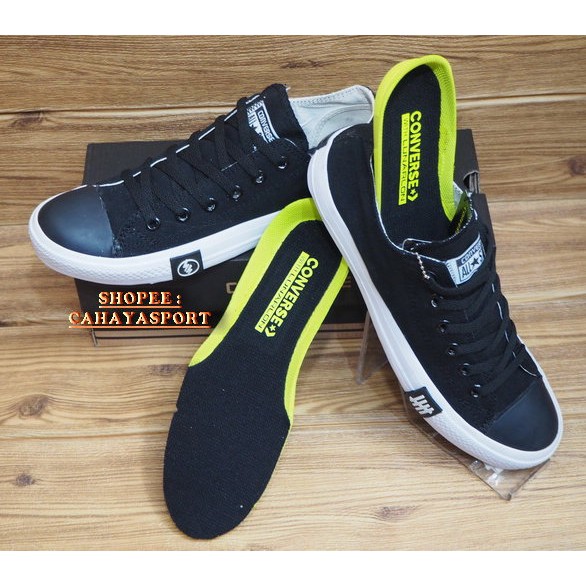 Jual SEPATU SNEAKERS CONVERSE ALL STAR CHUCK TAYLOR UNDEFEATED - Main Image