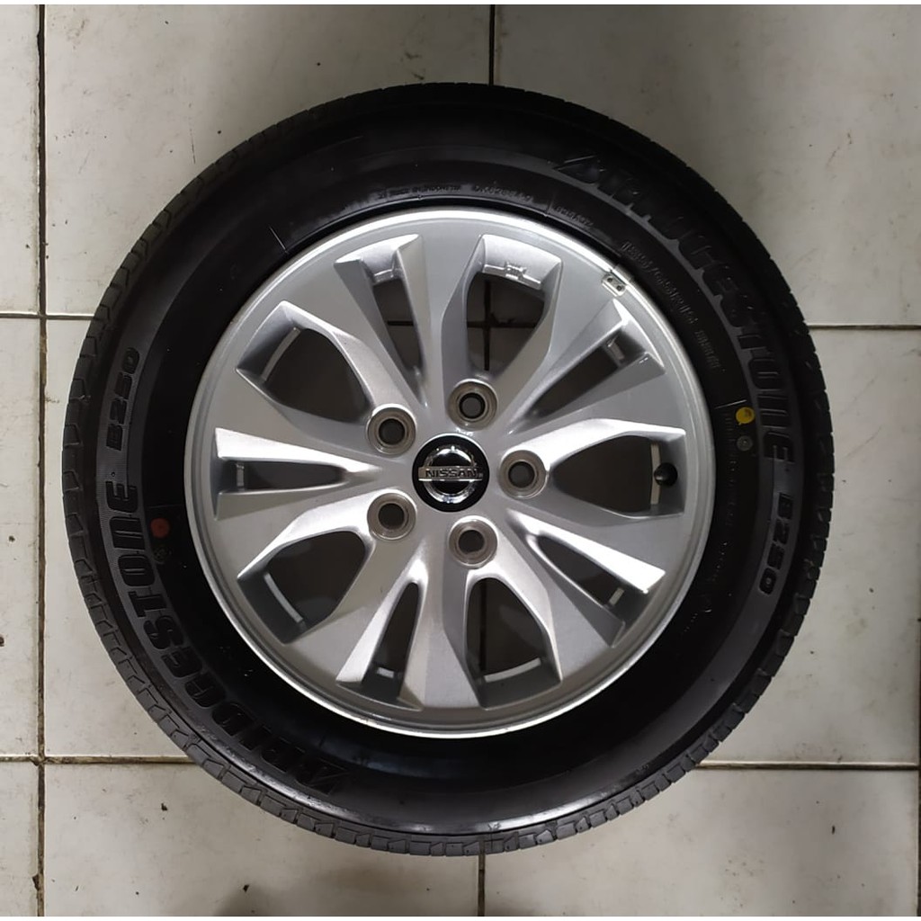 Jual Velg Mobil Std Livina Ring X Pcd X Et Silver Buat Serena Luxio Velg Aja Gak Sama