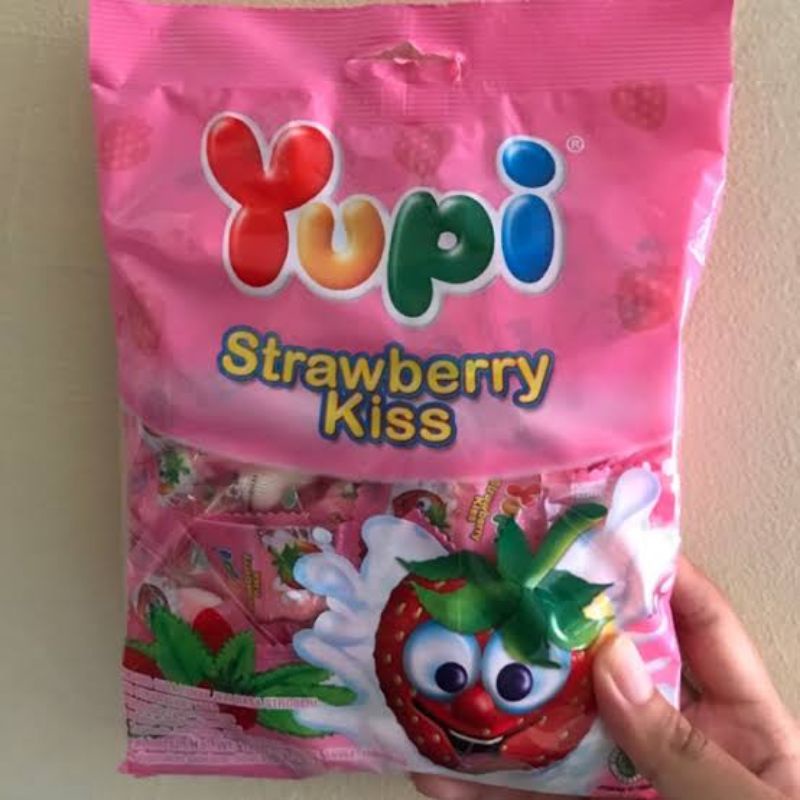 Jual Permen Yupi Strawberry Kiss 1 Bungkus 120gr Shopee Indonesia 