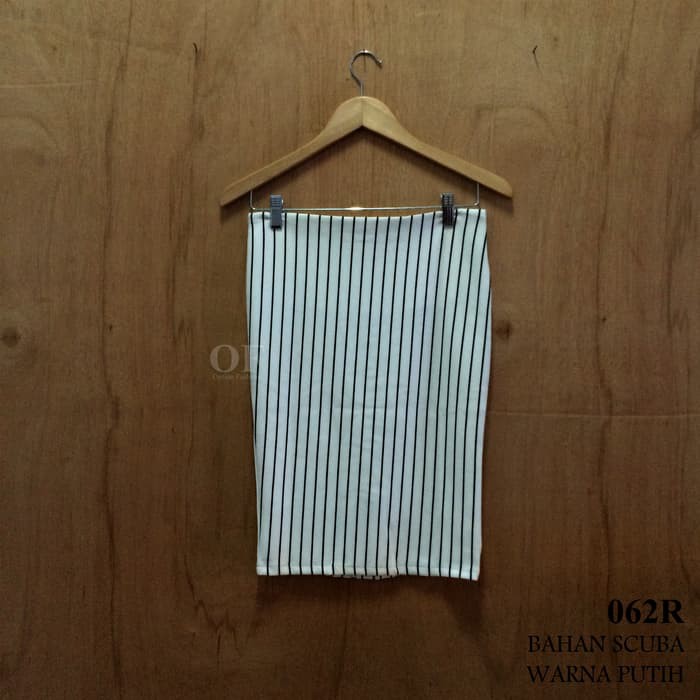 Jual Rok Span Zipper Motif Garis / Salur - Putih | Shopee Indonesia