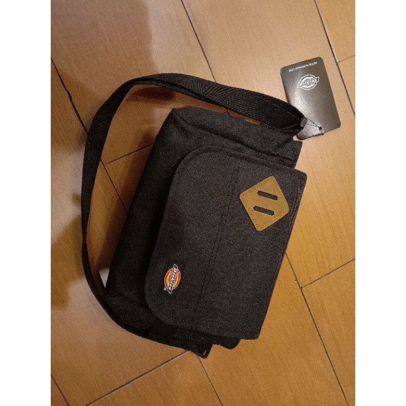 Dickies courier satchel 2025