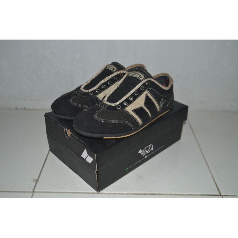 Macbeth tom cheap delonge brighton