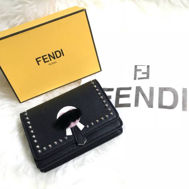 Fendi karlito discount wallet on chain