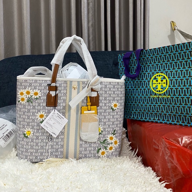 Tory burch best sale bag flower