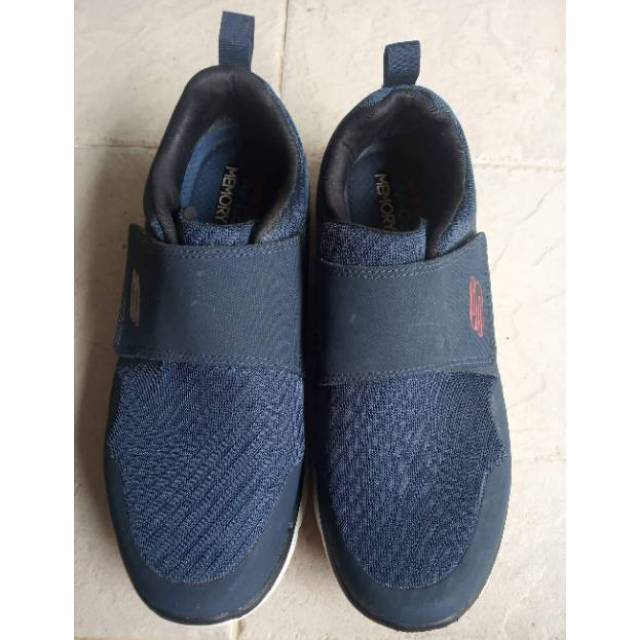 Jual Sepatu Bekas Original | Shopee Indonesia