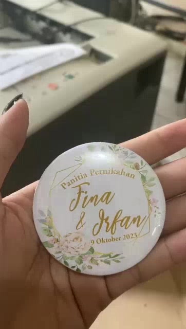 Jual PIN CUSTOM PIN PANITIA PERNIKAHAN PIN CUSTOM 44 MM PIN CUSTOM 58 ...