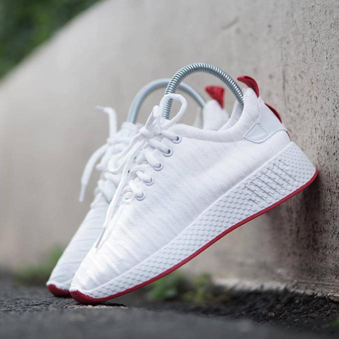 adidas gazelle silver green womens Adidas NMD R2 Primeknit White Black main image 0