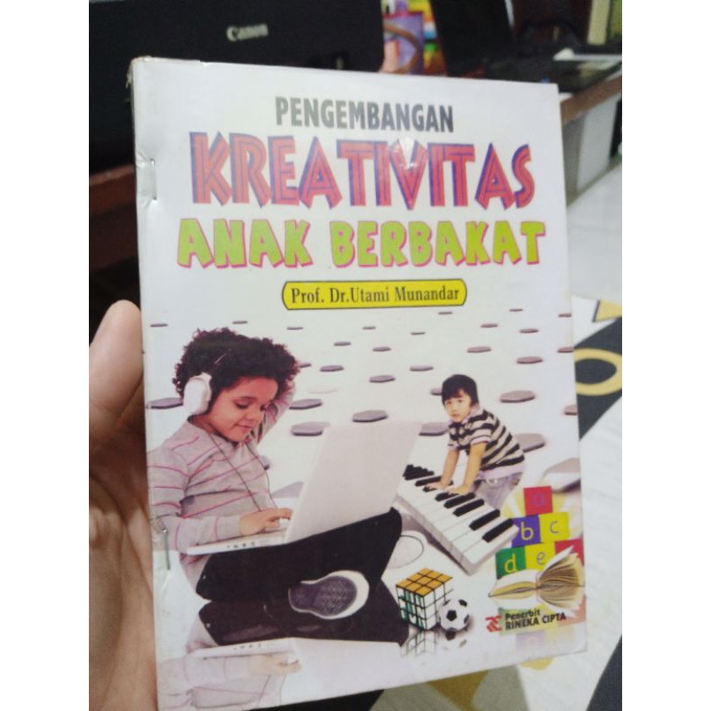 Jual Pengembangan Kreativitas Anak Berbakat (2014) - Utami Munandar ...