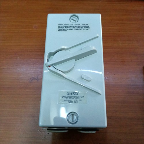 Jual PERTUKANGAN PERLENGKAPAN LISTRIK ISOLATOR SWITCH 2P/20A ONESTO