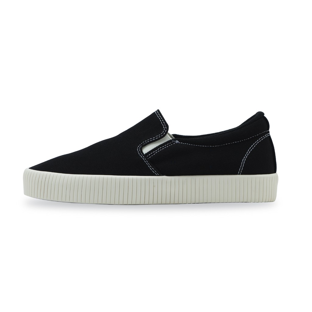 Jual RILEY'S Sepatu Sneaker Women The Slip On Canvas in Black Shopee