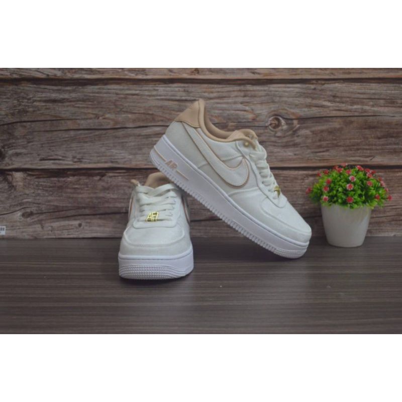 nike air force 1 07 lx white bio beige