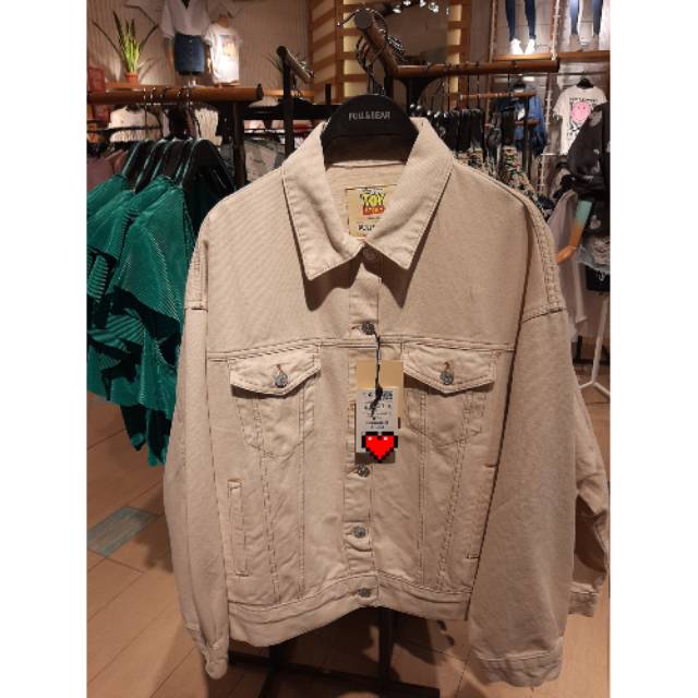 Pull and bear store toy story