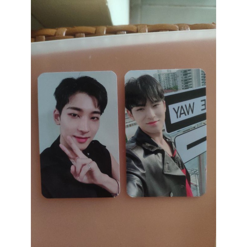 Jual Pc Benefit Henggarae Yizhiyu Yes Weverse Ready Stock Seventeen Shopee Indonesia