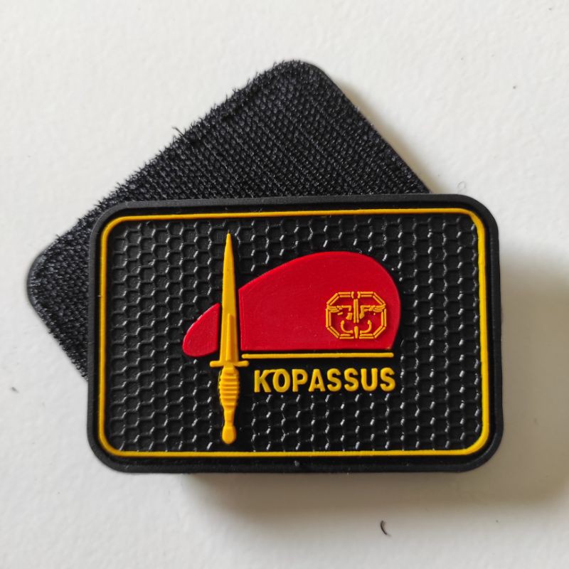 Jual Patch Rubber Logo Kopassus Baret Merah Tempelan Emblem Karet Velcro Tni Shopee Indonesia