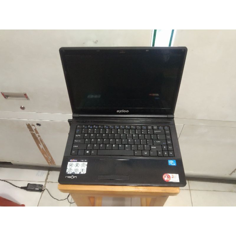 Jual Laptop Axioo Neon Ram 2gb HDD 320gb intel Celeron Like new ...