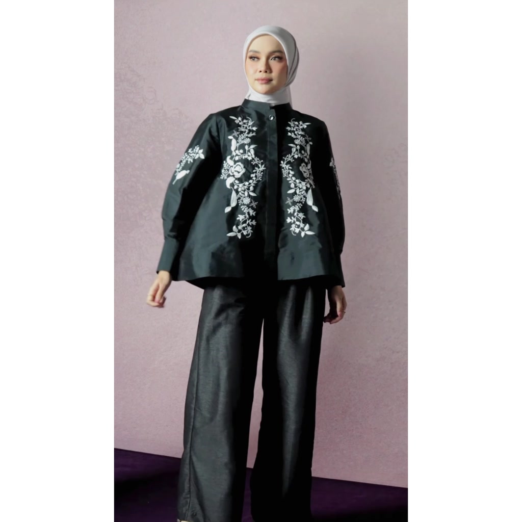 HijabChic x Tiqasya Edith Caviar Black Top