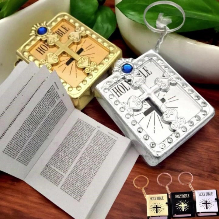 Gantungan Kunci Alkitab Mini Kecil Bahasa Inggris Holy Bible 2