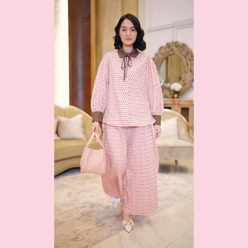 HijabChic x Sabrina Sosiawan Elois Peach Brown Geo Skirt