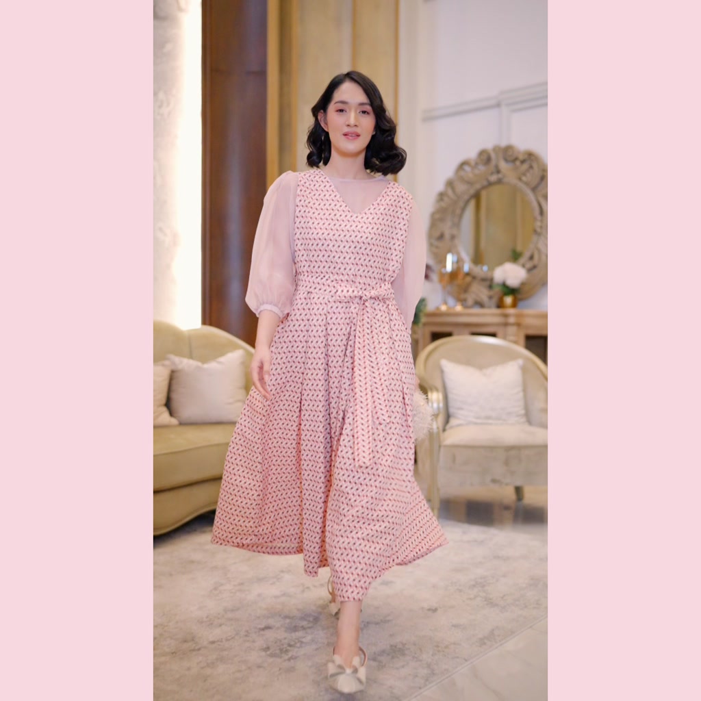 HijabChic x Sabrina Sosiawan Peach Brown Geo Set