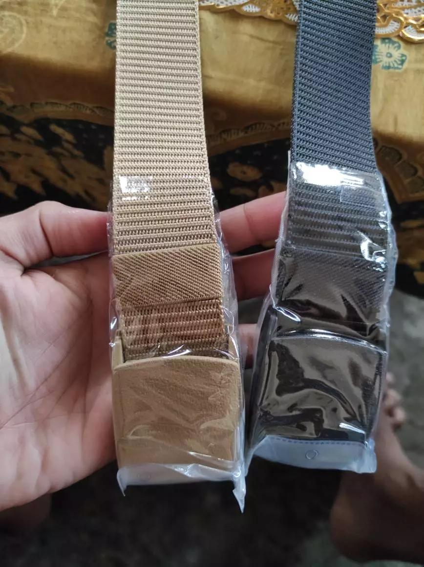Tampilan sabuk ikat pinggang kanvas pria bergaya taktikal militer