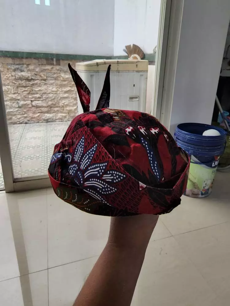 Udeng Cak Surabaya Merah
