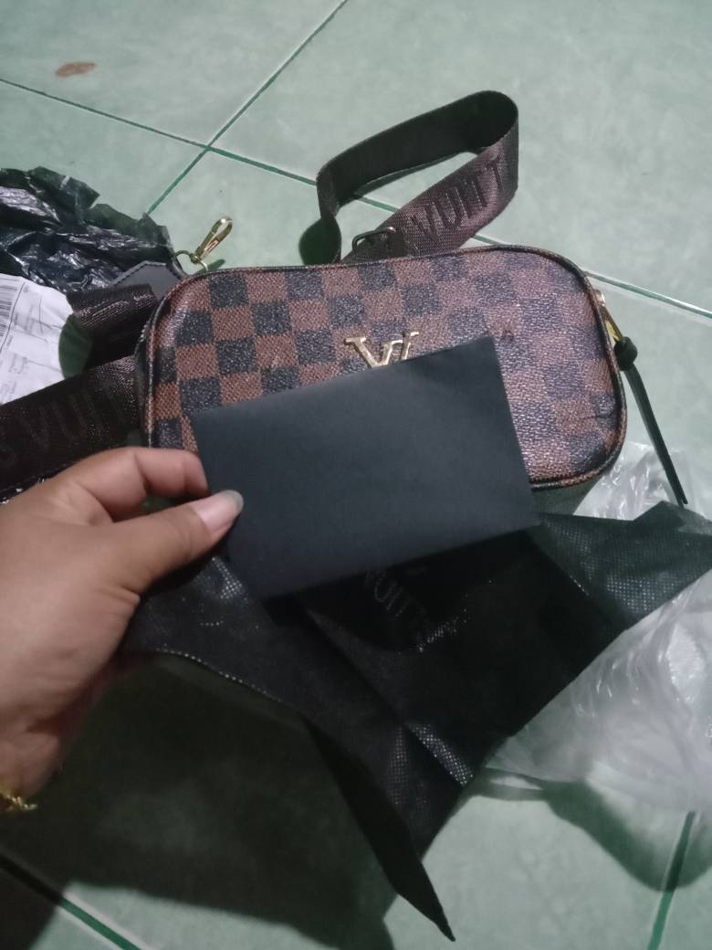 Jual tas wanita tas selempang tas LV SNAPSHOT 2 RUANG tas import tas batam  di Seller GIBRAN_SHOP - Sukmajaya, Kota Depok