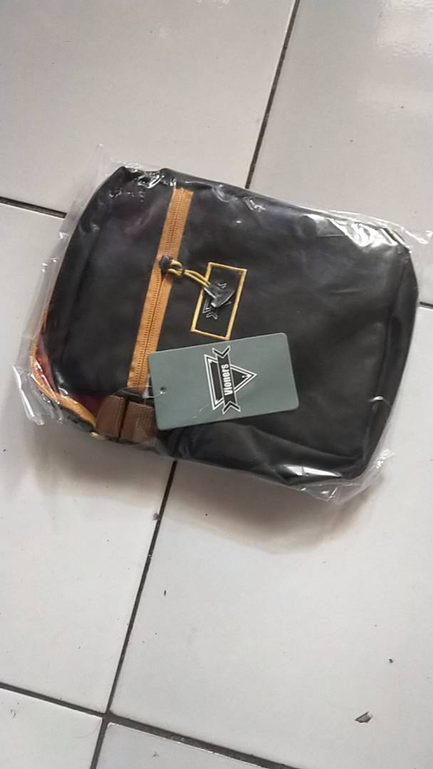 Nyari Tas selempang pria Keren cuman 100ribuan ? Ini yang paling laris. Ayo  dipilih.. - 0895412833285 Pabrik Tas