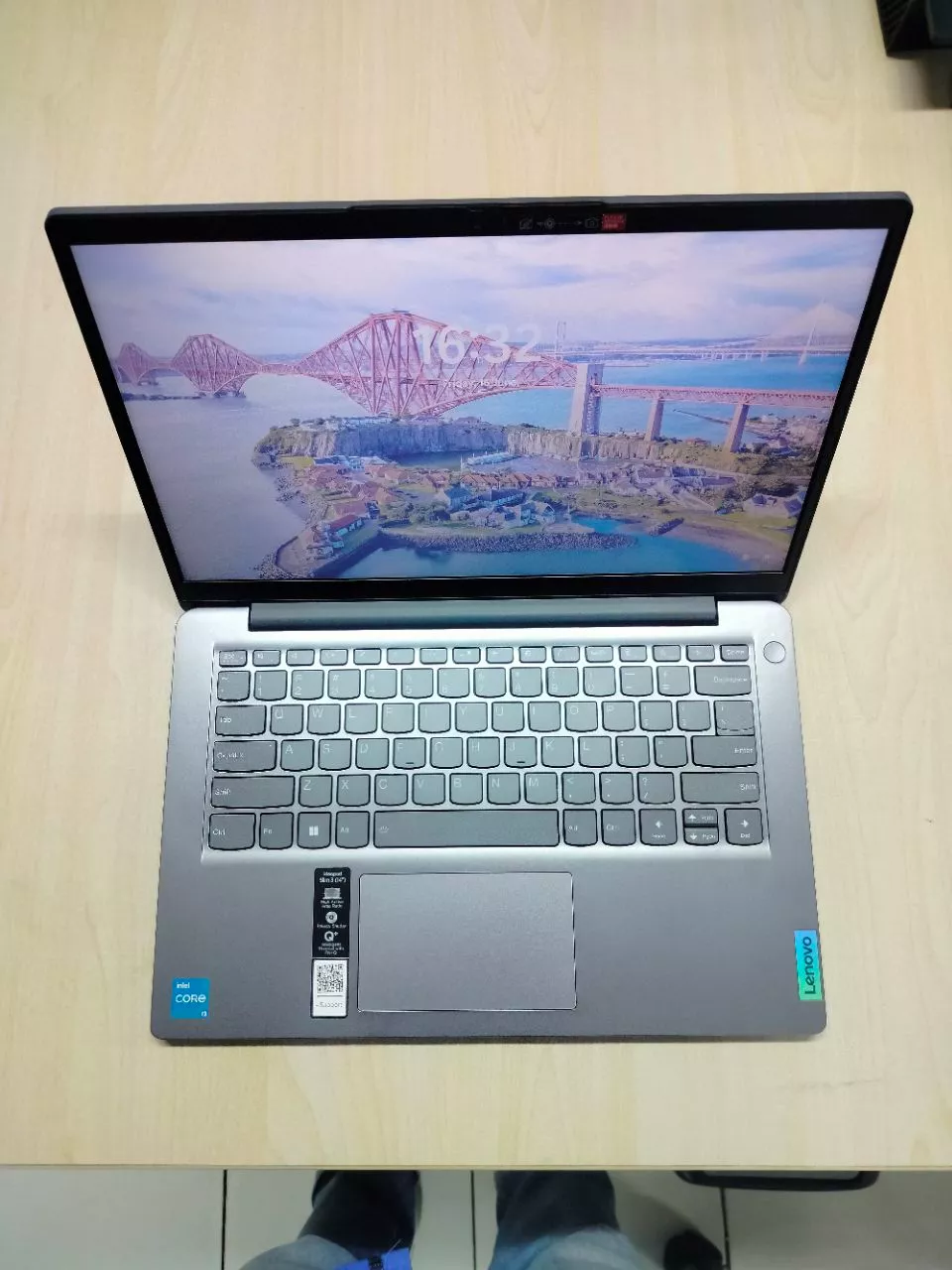 Desain Ramping dan Solid Lenovo IdeaPad Slim 3i 14 Inci