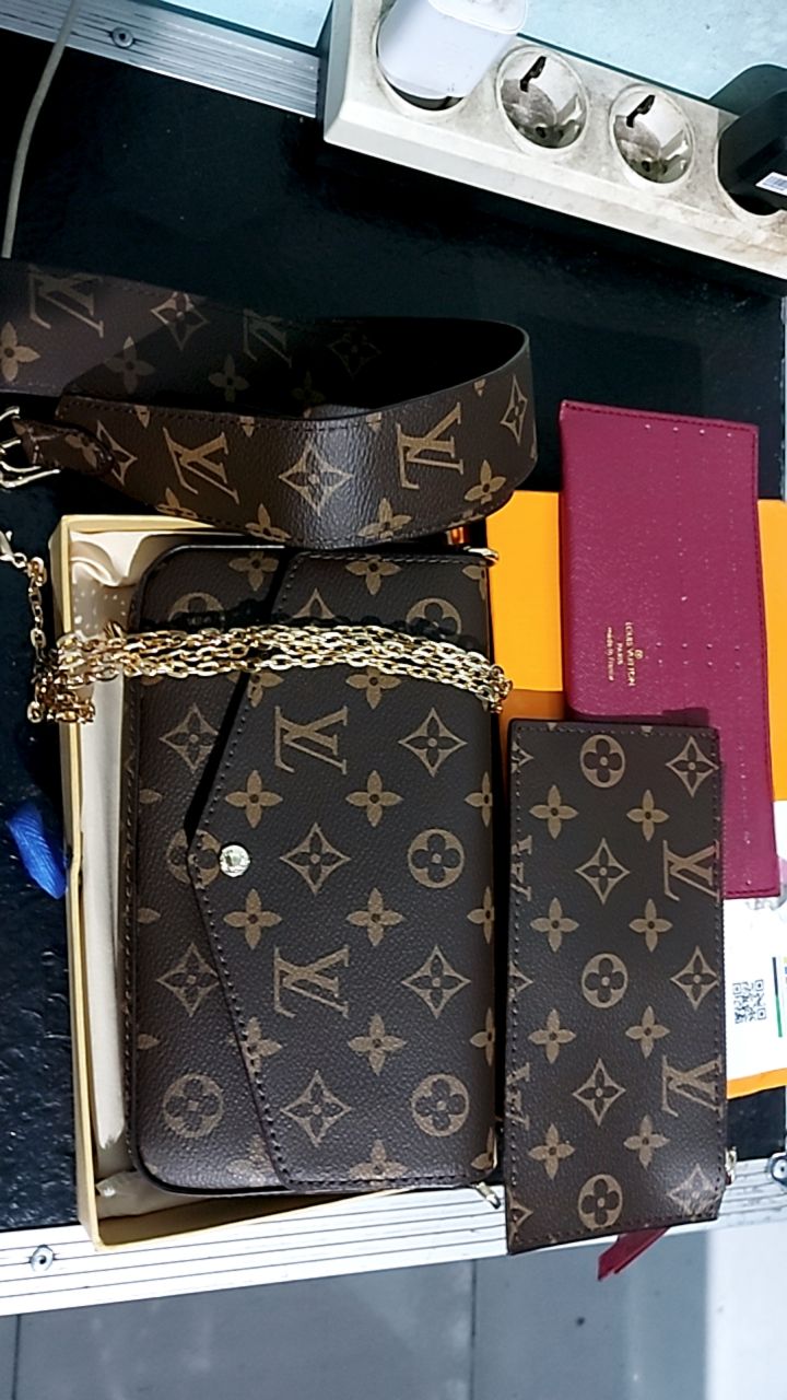 Tas selempang LV - Fashion Wanita - 906881153