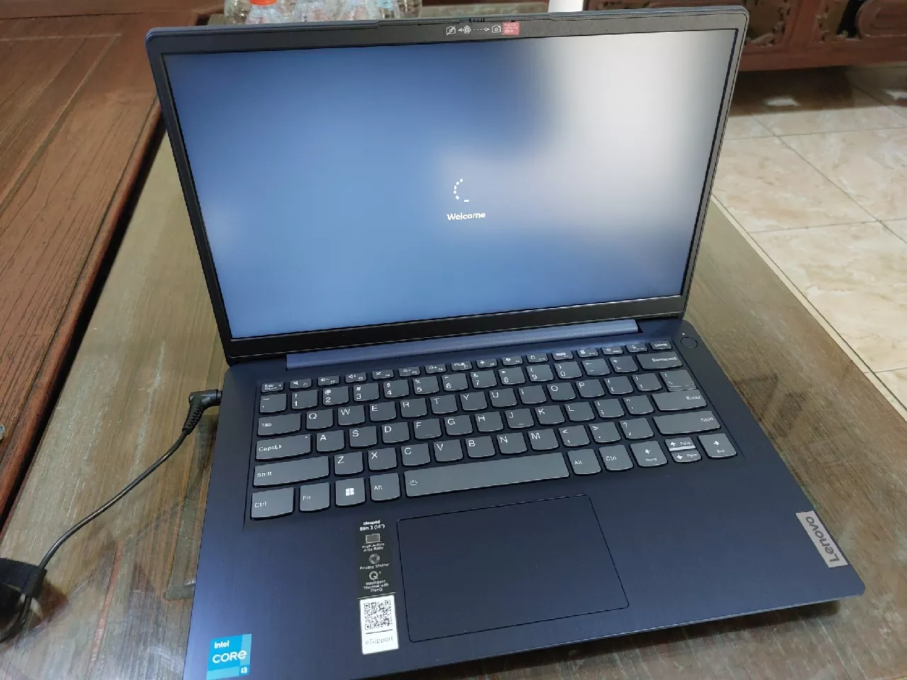 Tata Letak Port Konektivitas Lengkap Lenovo IdeaPad Slim 3i