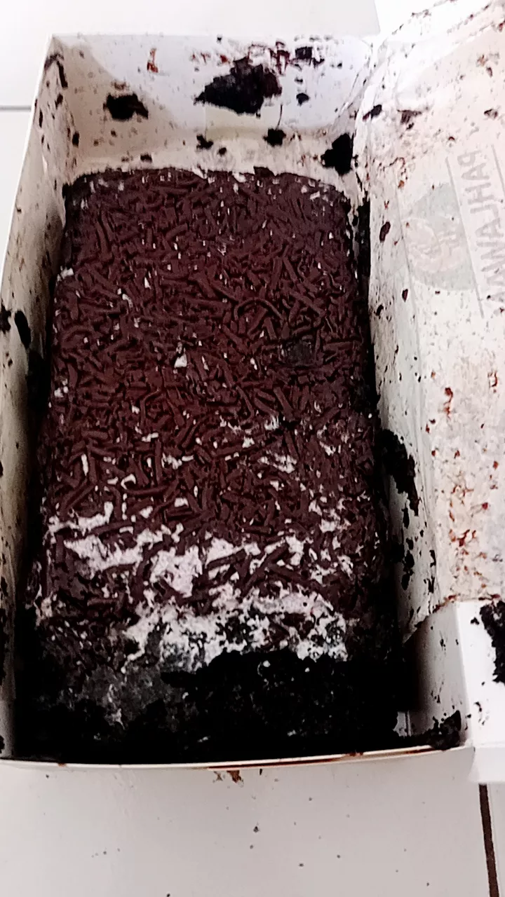 Oleh-oleh khas Surabaya Lapis Kukus Pahlawan Blackforest
